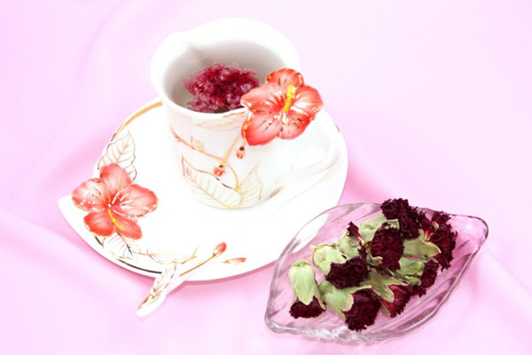 康乃馨茶的特殊功效 康乃馨茶的特殊功效